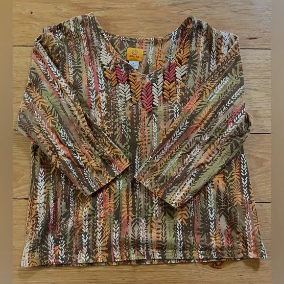 ✨FLORAL LONG SLEEVE✨ - Picture 1 of 3